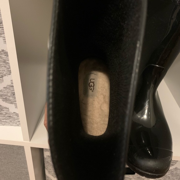 Ugg rain boots - Picture 3 of 3